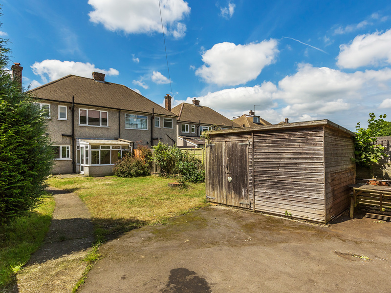 3 bed House - Semi For Sale in Caterham, Surrey - 2