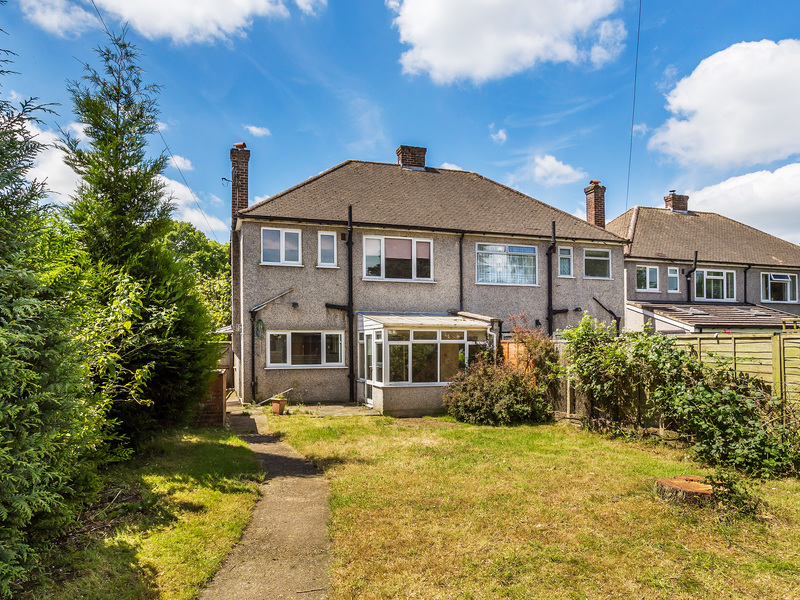 3 bed House - Semi For Sale in Caterham, Surrey