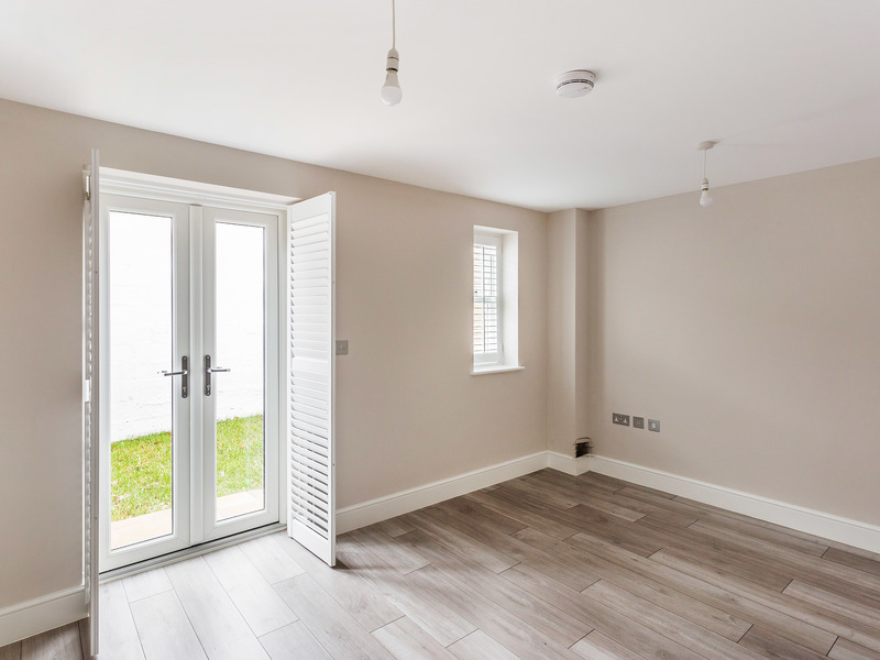 3 bed House - End Terrace For Sale in Dorking, Surrey - 2