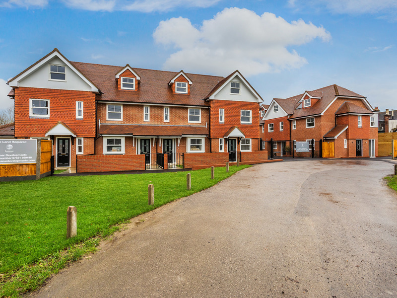 3 Bed House End Terrace For Sale in Dorking