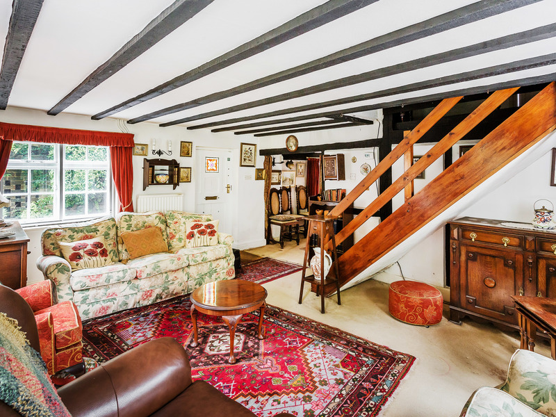 3 bed House - Semi For Sale in Horley, Surrey - 2