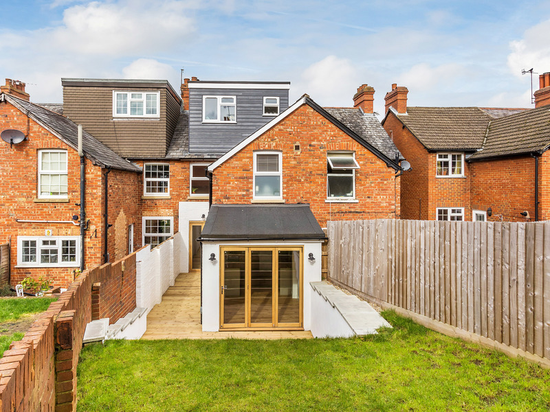 3 bed House - End Terrace For Sale in Dorking, Surrey - 2