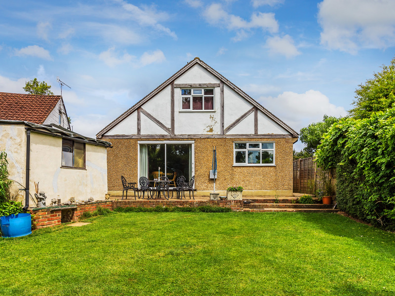 3 Bed Bungalow Detached For Sale in Redhill