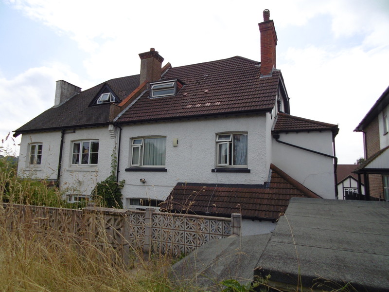 4 bed House - Semi For Sale in Coulsdon, Surrey