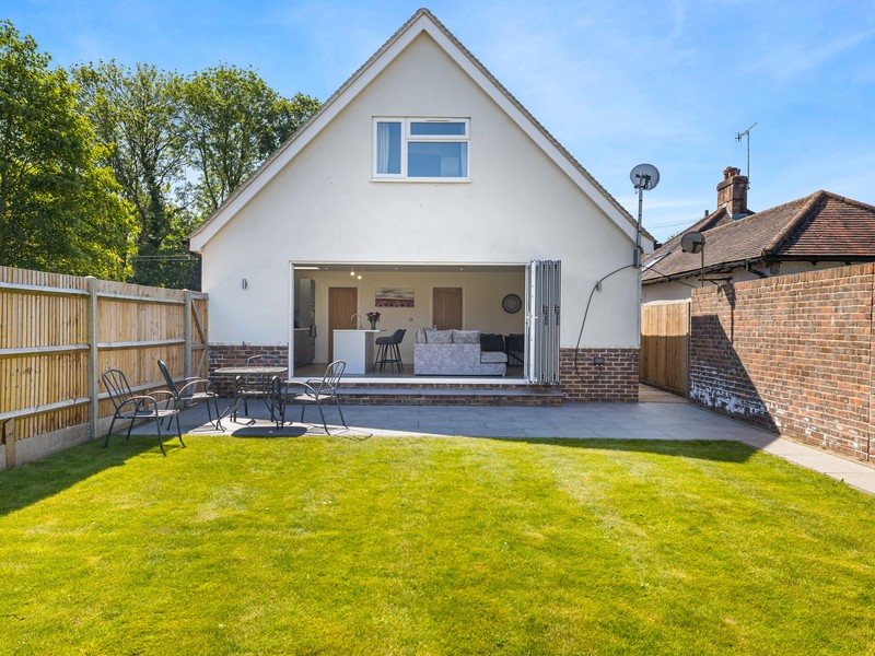 4 bed House - Detached For Sale in Horley, Surrey