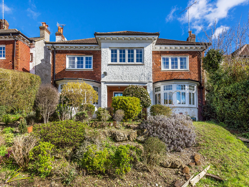 2 bed Apartment For Sale in Purley, Surrey