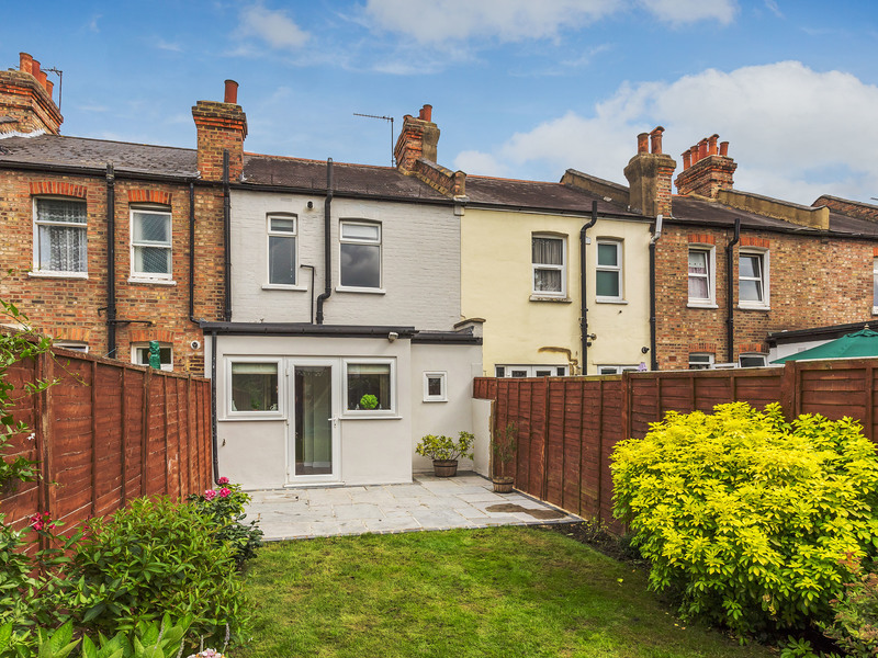 2 bed House - End Terrace For Sale in Croydon, Surrey