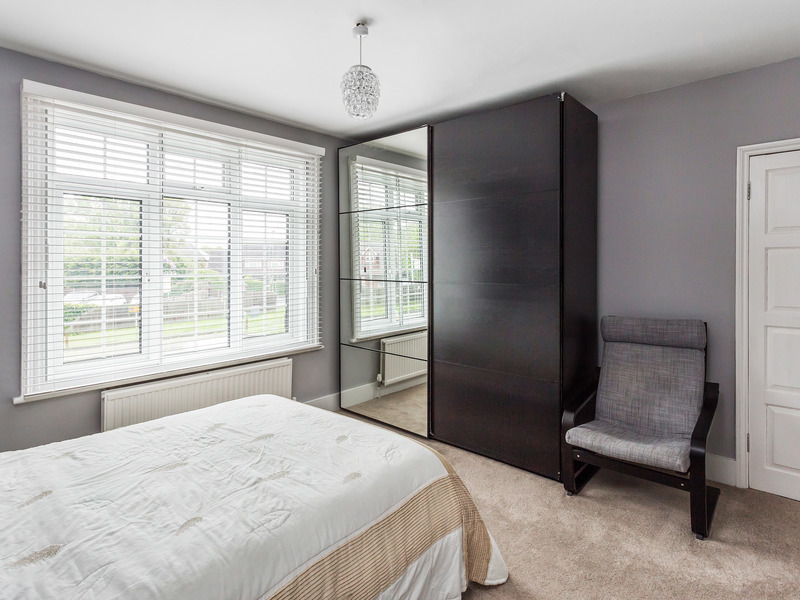 3 bed House - Semi For Sale in Horley, Surrey - 3
