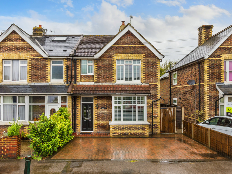 3 bed House - Semi For Sale in Horley, Surrey