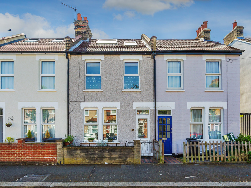 3 bed House - End Terrace For Sale in Croydon, Surrey