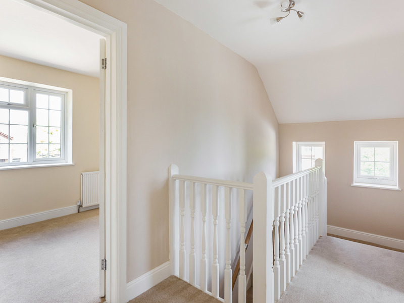 3 bed House - Semi For Sale in Horley, Surrey - 3