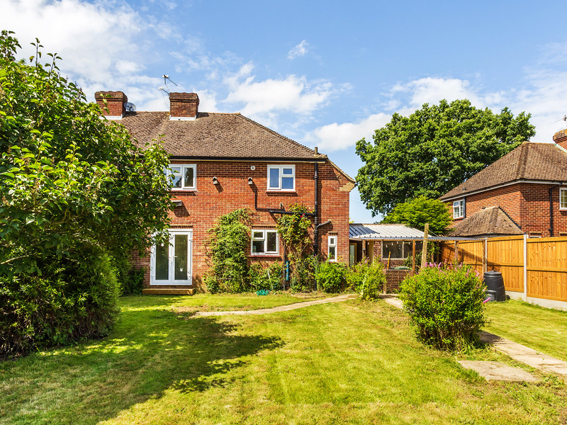 3 bed House - Semi For Sale in Horley, Surrey