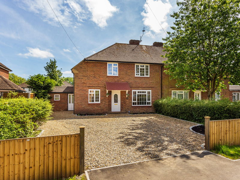 3 bed House - Semi For Sale in Horley, Surrey - 2