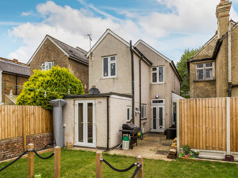 3 bed House - Detached For Sale in Redhill, Surrey - 3