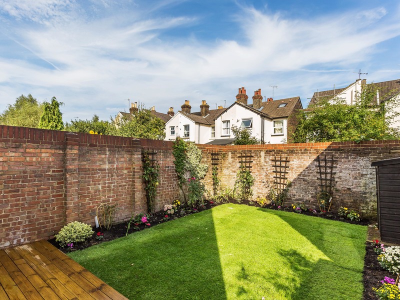 3 bed House - Detached For Sale in Redhill, Surrey - 3
