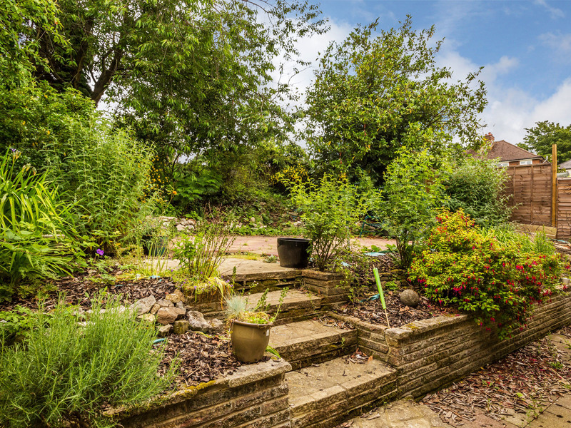 3 Bed House Detached For Sale in Redhill