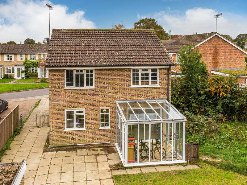 4 bed House - Detached For Sale in Horley, Surrey