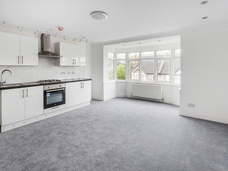 1 bed Apartment For Sale in Coulsdon, Surrey - 2