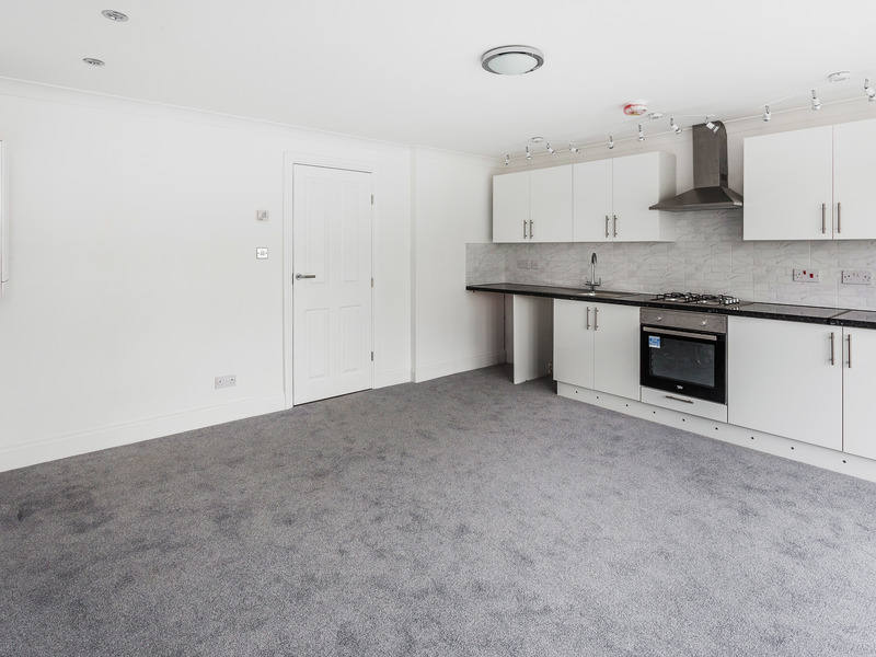 1 bed Apartment For Sale in Coulsdon, Surrey - 3