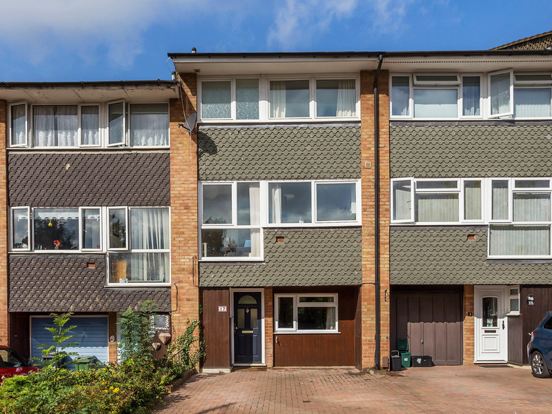4 bed House - Townhouse For Sale in Redhill, Surrey