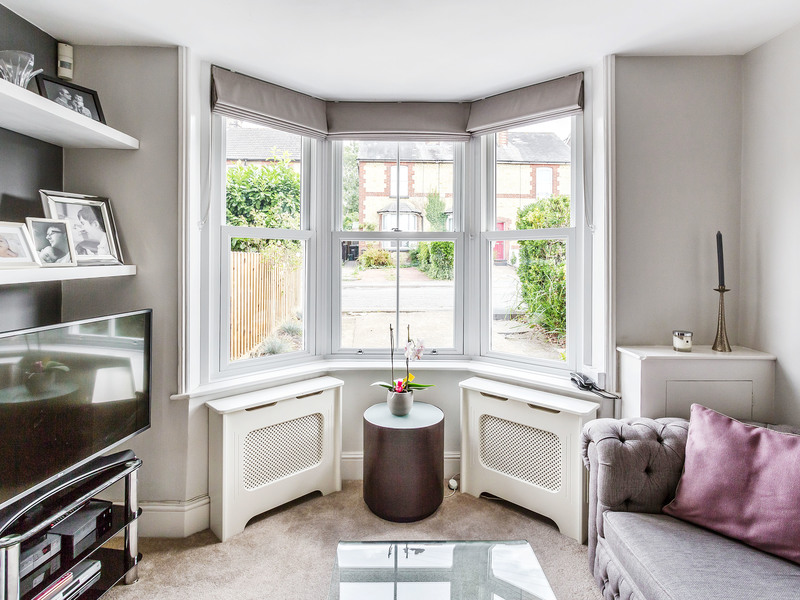 2 Bed House Detached For Sale in Reigate