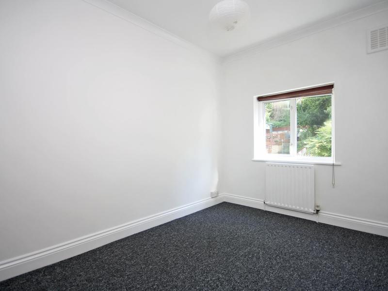 3 Bed House End Terrace For Sale in Coulsdon