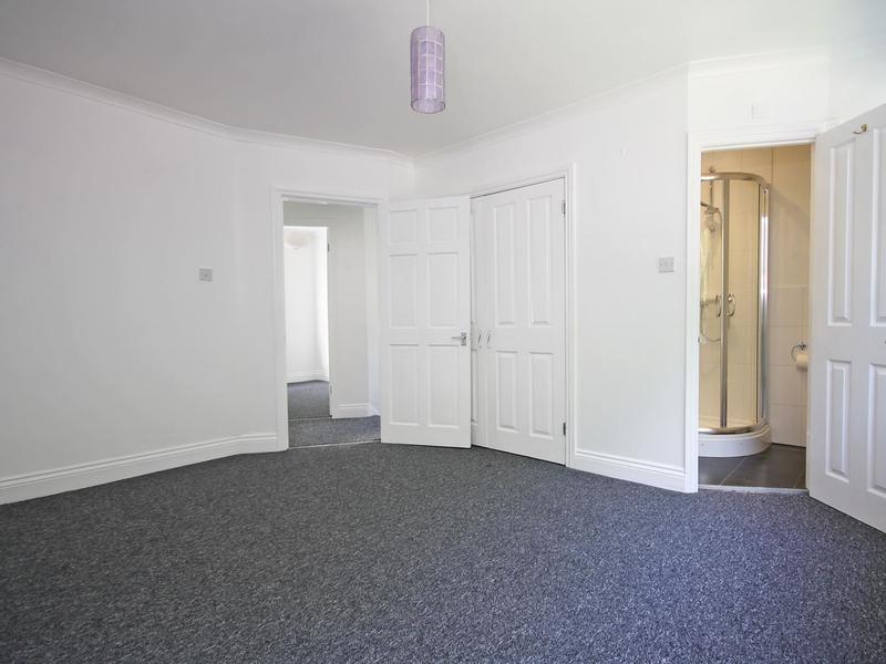 3 Bed House End Terrace For Sale in Coulsdon