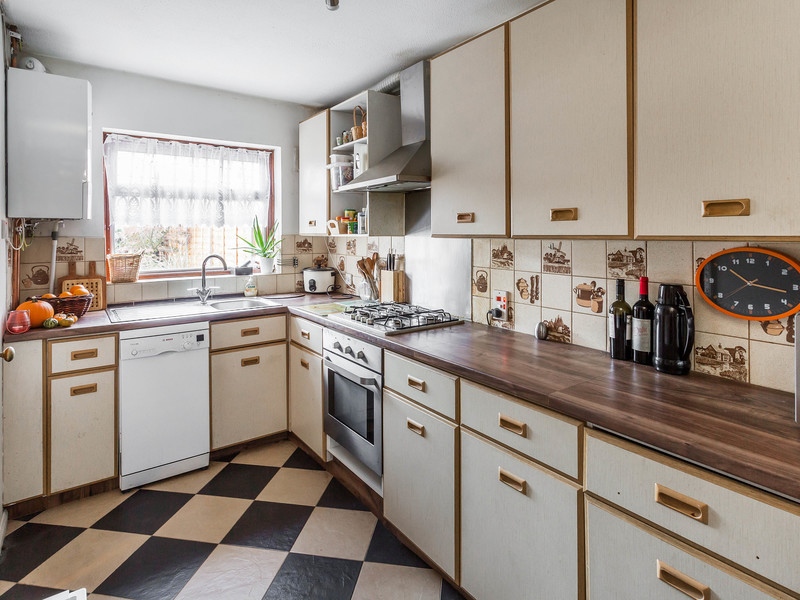 3 Bed House End Terrace For Sale in Sutton