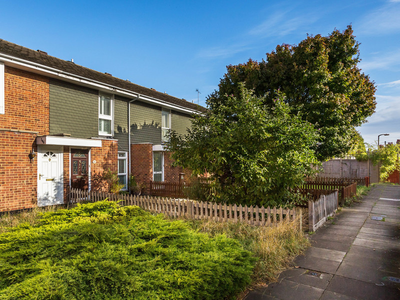 3 Bed House End Terrace For Sale in Sutton