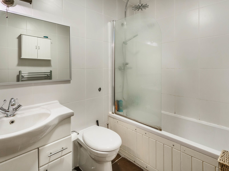 3 Bed House End Terrace For Sale in Sutton