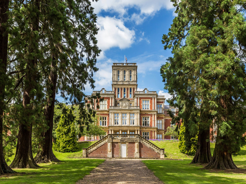 2 bed Apartment For Sale in Redhill, Surrey