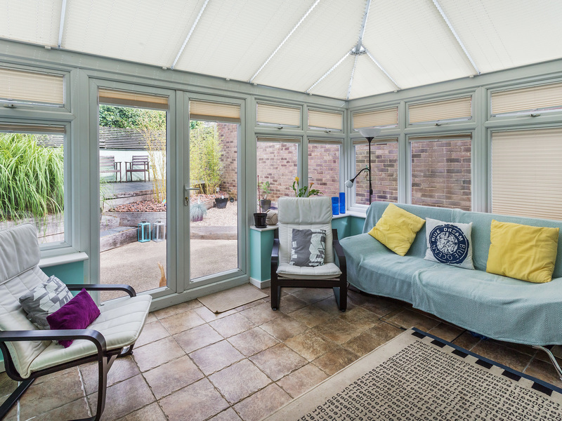 3 bed House - Semi For Sale in Redhill, Surrey - 3
