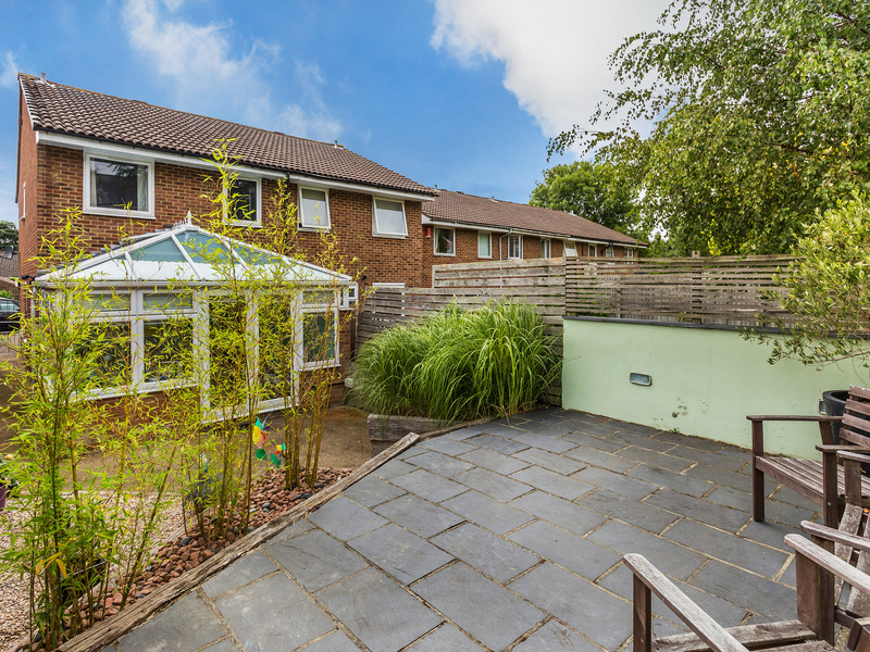 3 bed House - Semi For Sale in Redhill, Surrey - 2