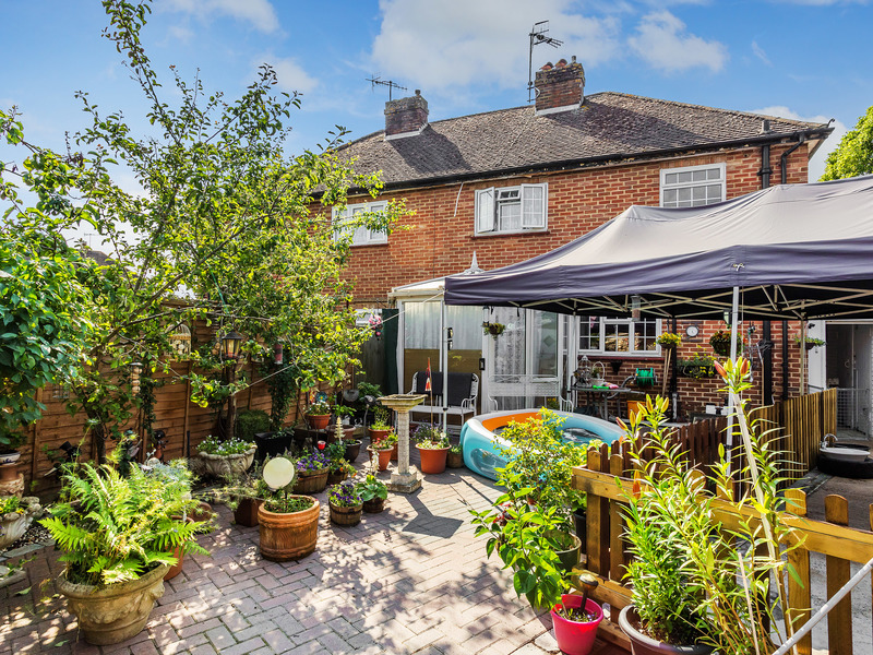 3 bed House - Semi For Sale in Horley, Surrey