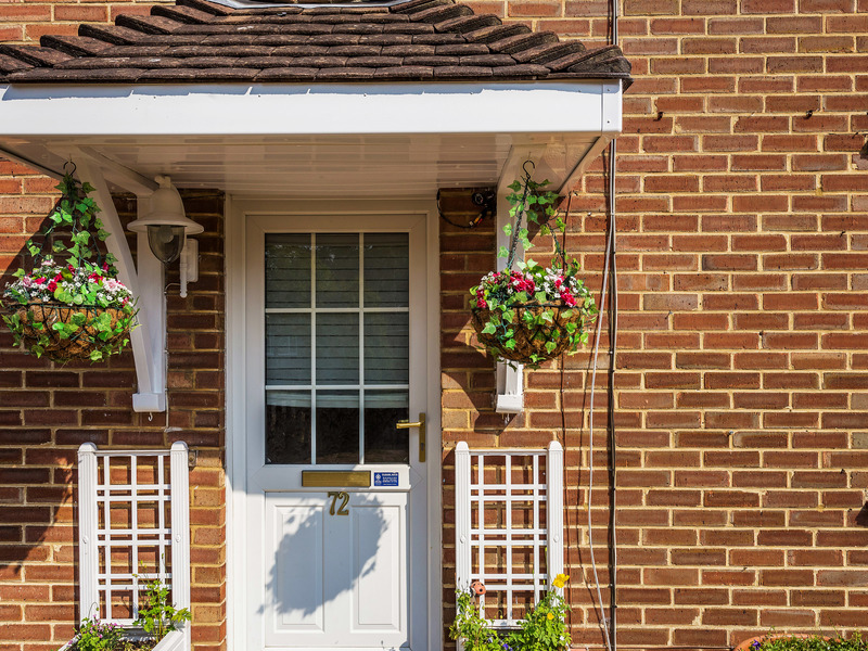 3 bed House - Semi For Sale in Horley, Surrey - 2
