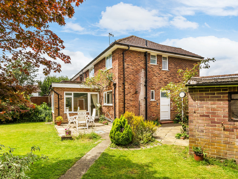 3 bed House - Semi For Sale in Horley, Surrey - 2