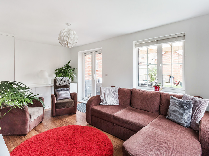 3 bed House - Semi For Sale in Horley, Surrey - 3