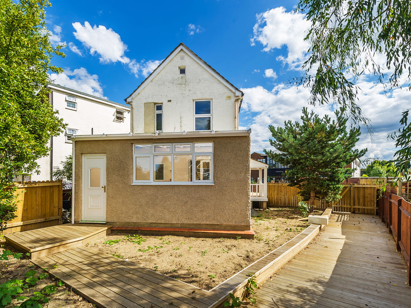 3 bed House - Detached For Sale in Redhill, Surrey