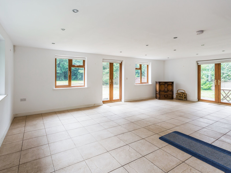 2 Bed Bungalow Detached For Sale in Redhill