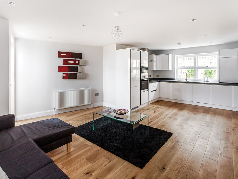 2 Bed Apartment For Sale in Reigate