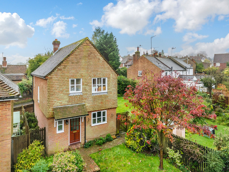 2 Bed House Detached For Sale in Redhill