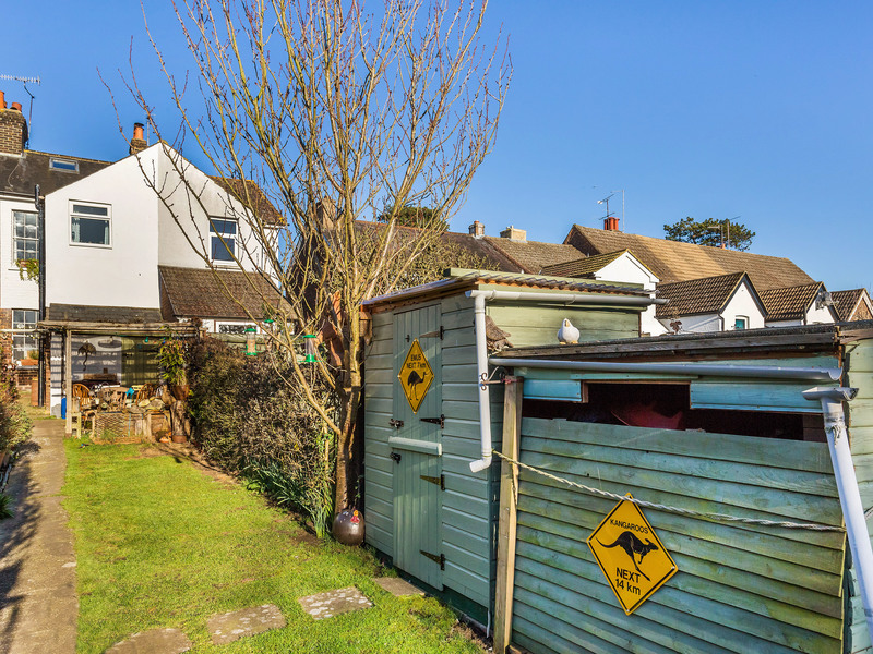 2 bed House - End Terrace For Sale in Redhill, Surrey - 3
