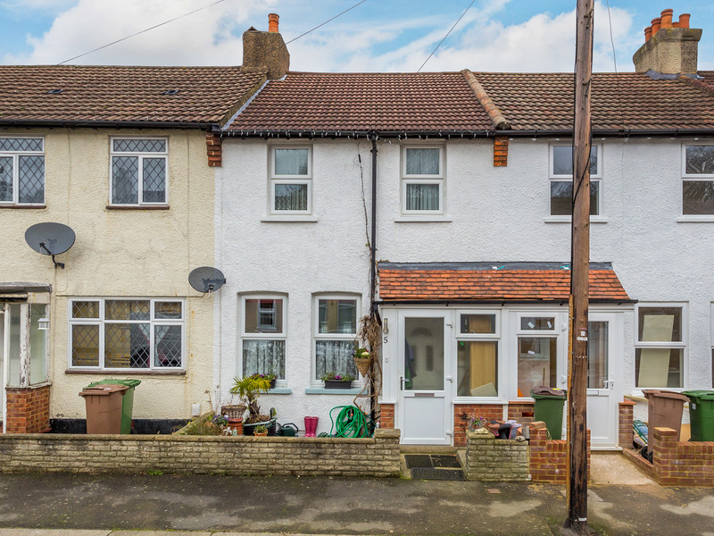 2 bed House - End Terrace For Sale in Carshalton, Surrey - 3