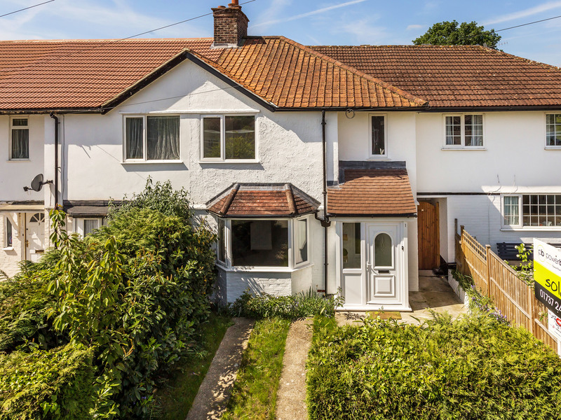 3 Bed House Detached For Sale in Reigate