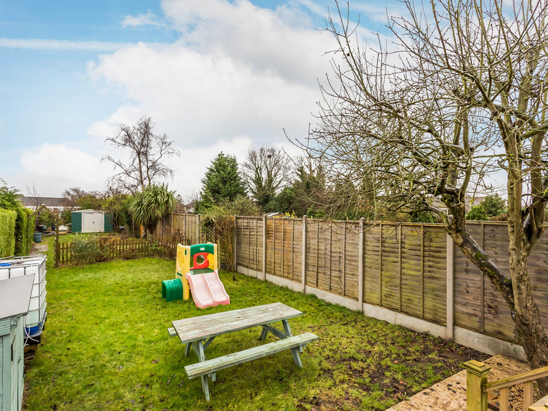 3 bed House - End Terrace For Sale in Godstone, Surrey - 3