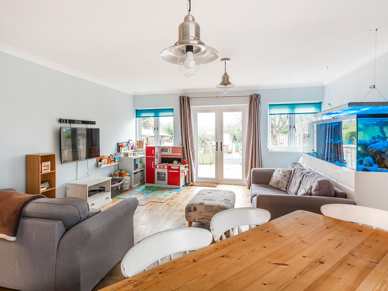 3 bed House - End Terrace For Sale in Godstone, Surrey - 2