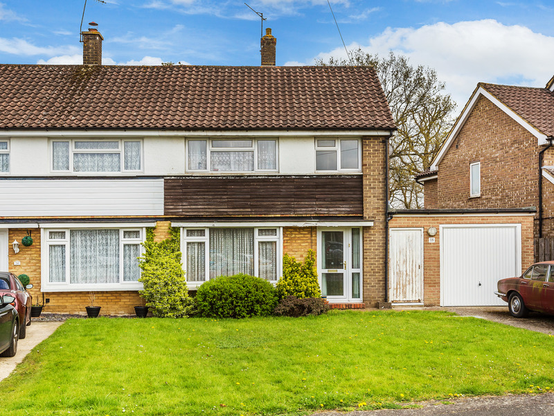 3 bed House - Semi For Sale in Redhill, Surrey
