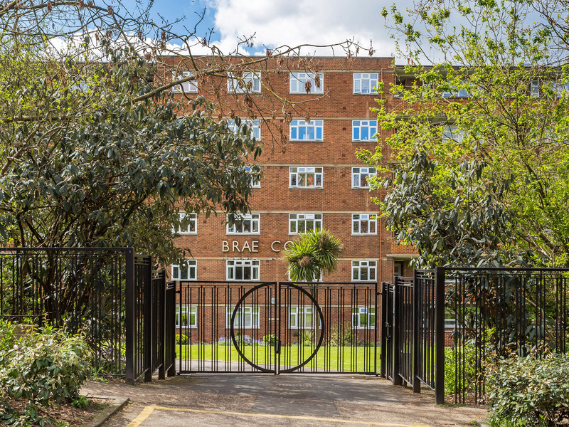 2 bed Apartment For Sale in Kingston Upon Thames, Surrey