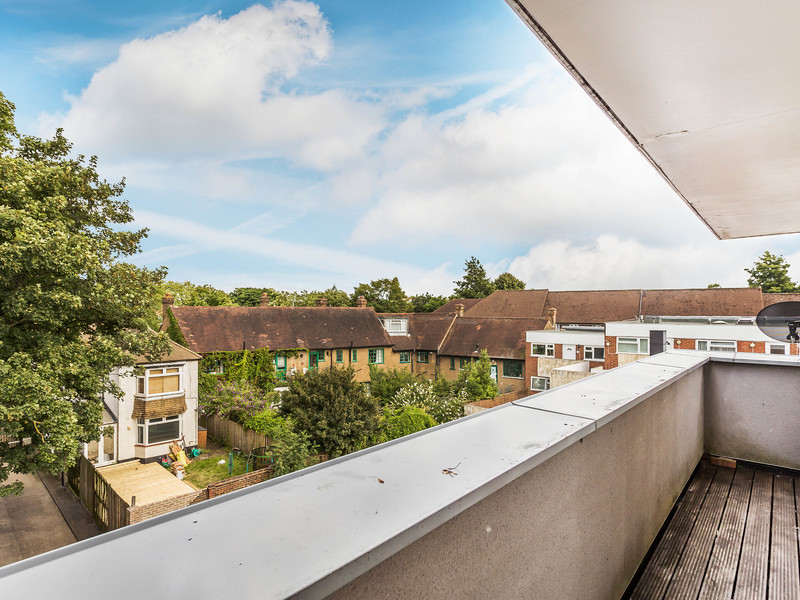 2 Bed Apartment For Sale in Sutton