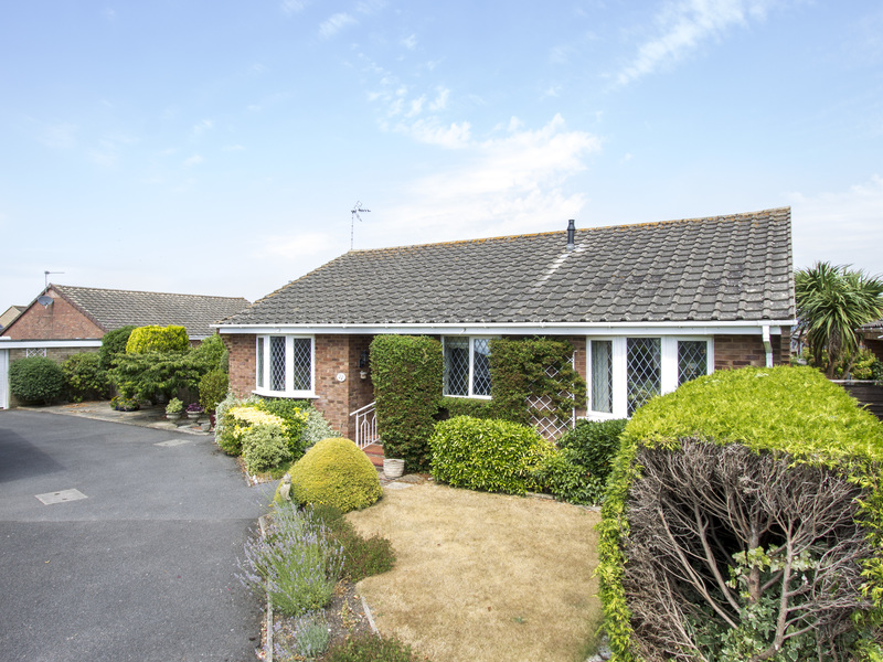 3 Bed Bungalow Detached For Sale in Wimborne
